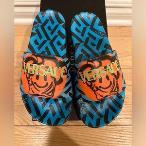 Versace Medusa smiley slides